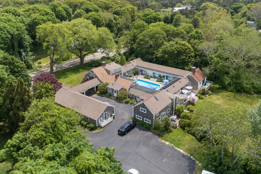 More Photos Of 2504 Main St, West Barnstable Hotel For Sale