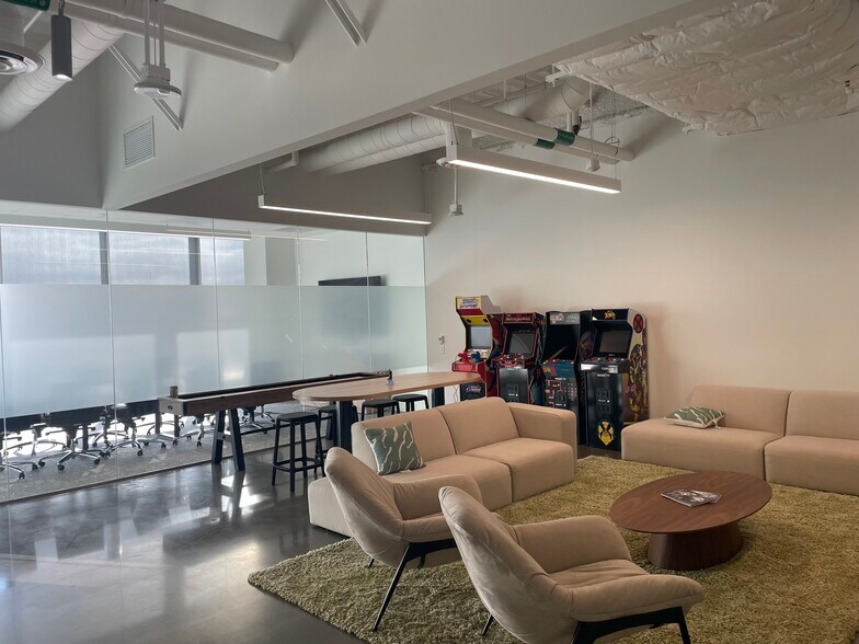 More Photos Of 200 Spectrum Center Dr, Irvine Office For Lease
