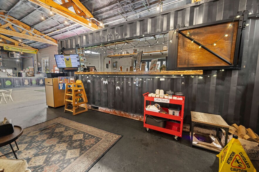 More Photos Of 1589 W Victory Way, Craig Flex For Sale