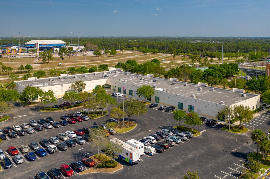 More Photos Of 580-584 NW University Blvd, Port Saint Lucie Unknown For Lease