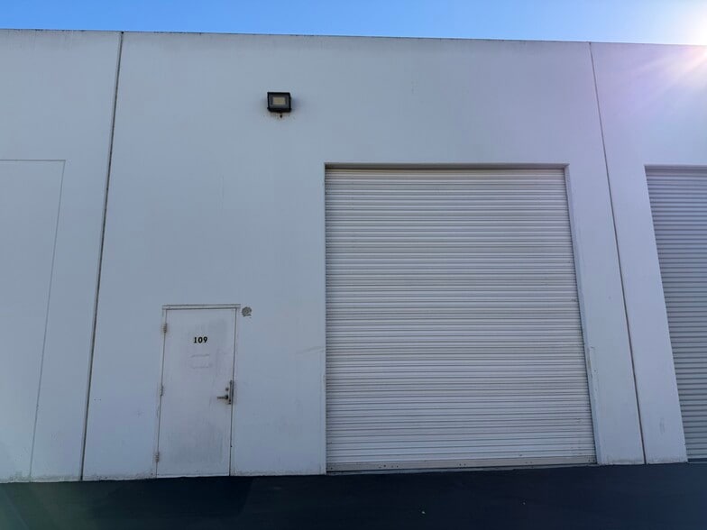 More Photos Of 4007 Paramount Blvd, Lakewood Research And Development For Lease