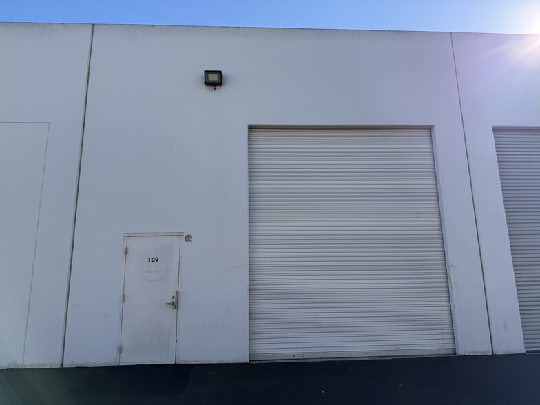 More Photos Of 4007 Paramount Blvd, Lakewood Research And Development For Lease