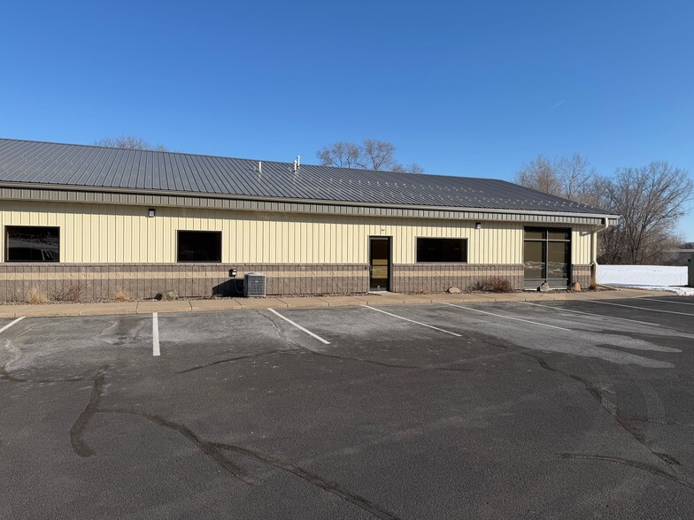 More Photos Of 511 N Clairemont Ave, Eau Claire Warehouse For Lease