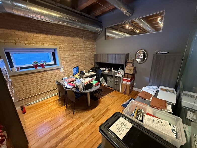 More Photos Of 106 N Aberdeen St, Chicago Office Residential For Sale