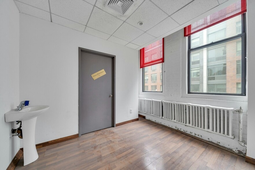 More Photos Of 535-547 W 45th St, New York Loft Creative Space For Lease