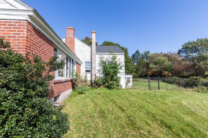 More Photos Of 4 Whitman Rd, Stephentown Sports And Entertainment For Sale