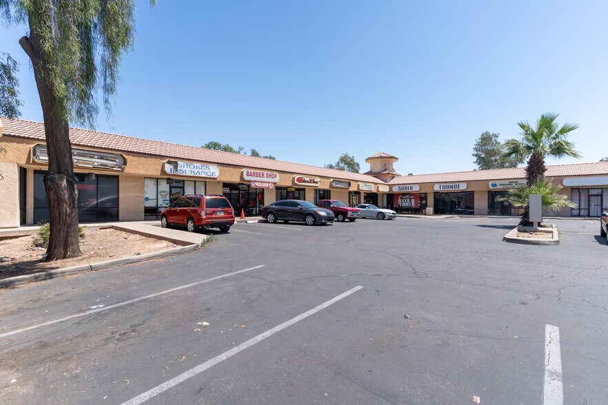More Photos Of 4220 W Northern Ave, Phoenix General Retail For Lease
