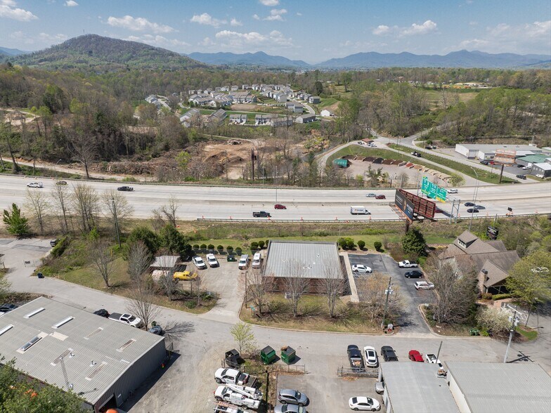 More Photos Of 786 Dogwood Rd, Asheville Office Residential For Sale