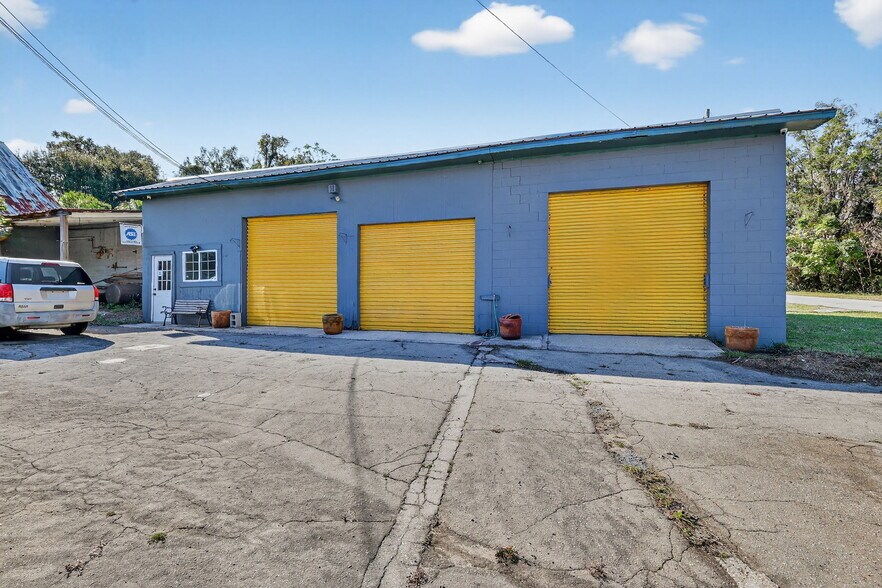 More Photos Of 20700 9th St, McIntosh Service Station For Sale