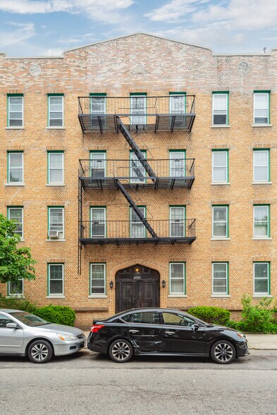 More Photos Of 87-87 116th St, Richmond Hill Multifamily For Sale