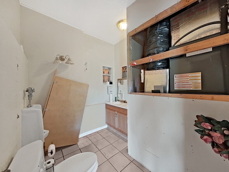 More Photos Of 3201 E Genessee St, Tampa Religious Facility For Sale