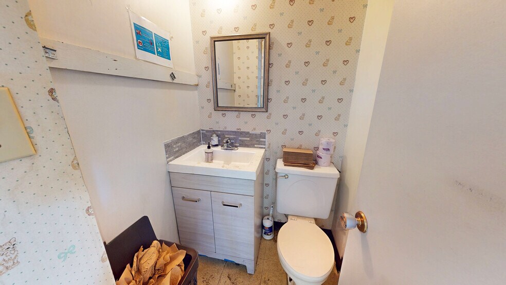 More Photos Of 662 15 St SW, Medicine Hat Industrial For Sale