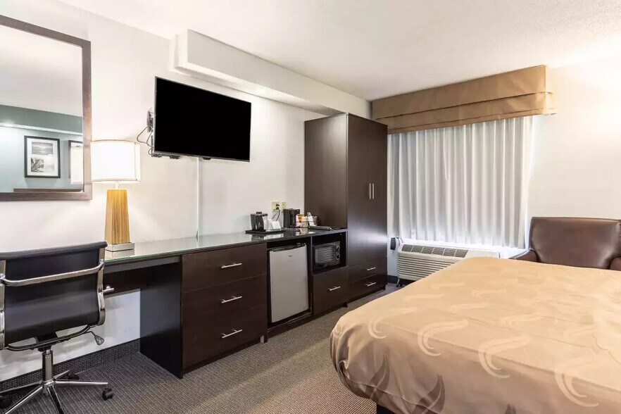 More Photos Of 2855 Old Austin Peay Hwy, Memphis Hotel For Sale