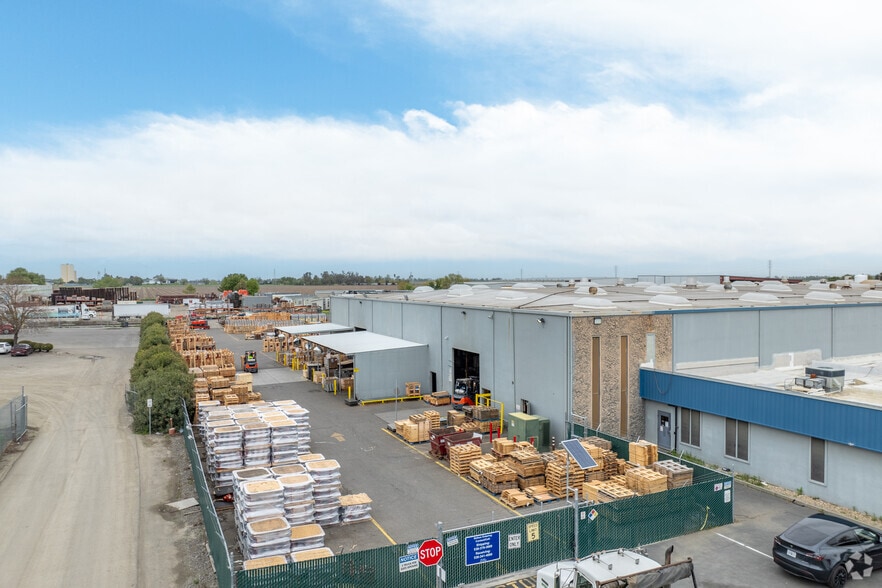 More Photos Of 1485 Tanforan Ave, Woodland Warehouse For Sale