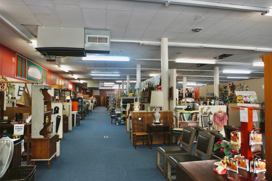 More Photos Of 348 2nd Ave, Gallipolis Storefront Retail Residential For Sale