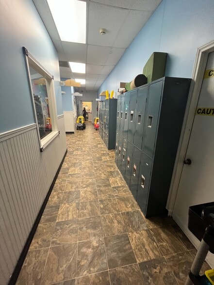 More Photos Of 3111 S Main St, Pearland Warehouse For Sale