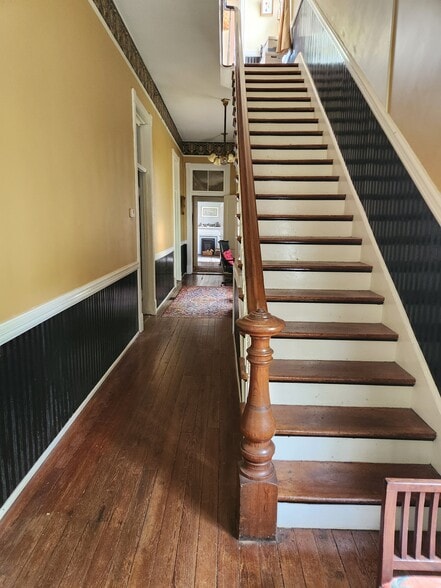 More Photos Of 1711 Reynolds St, Brunswick Office For Sale