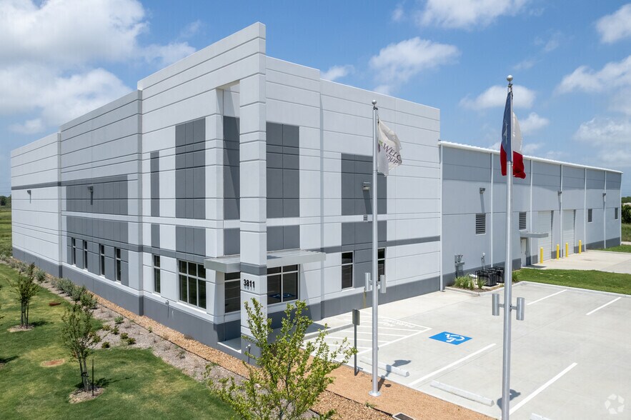 More Photos Of 3703 Cedar Blvd, Baytown Unknown For Lease