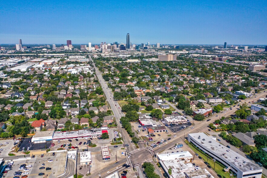 More Photos Of 5008 Locust St, Bellaire Office For Sale