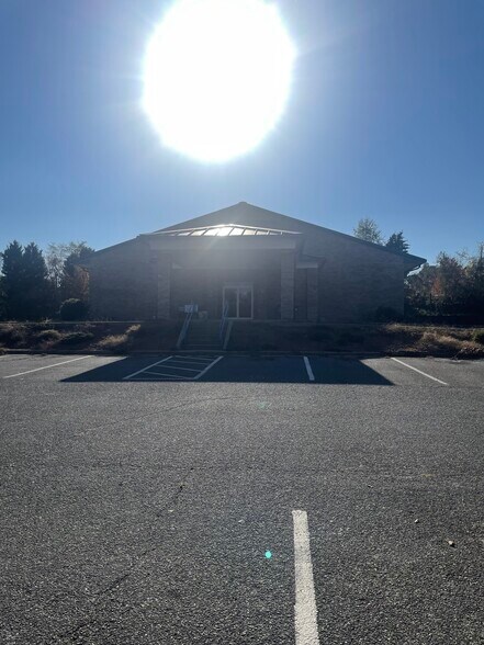 More Photos Of 2006 S Sterling St, Morganton Freestanding For Lease