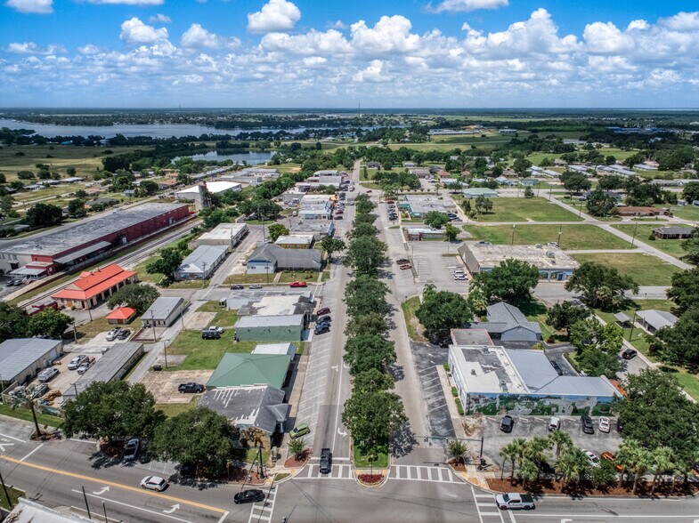 More Photos Of 405 W Interlake Blvd, Lake Placid Office For Sale