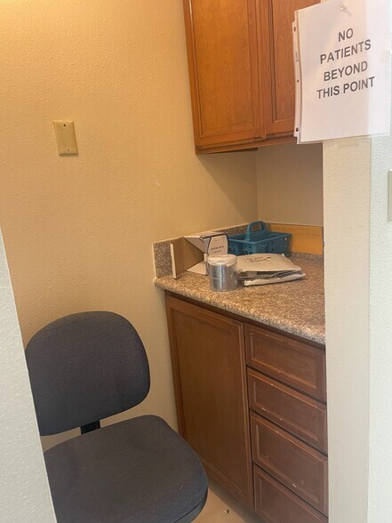 More Photos Of 11036-11046 Washington Blvd, Whittier Loft Creative Space For Lease