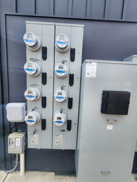 More Photos Of 1240 Oak St, Columbus Apartments For Sale