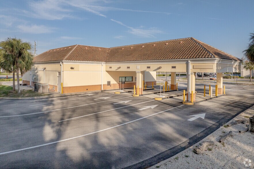 More Photos Of 18940 S Tamiami Trl, Fort Myers Medical For Lease