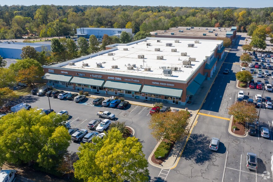 More Photos Of 404 E Six Forks Rd, Raleigh Storefront For Lease