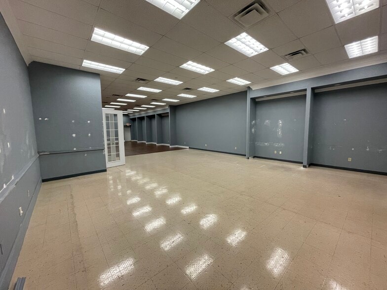 More Photos Of 711-751 Business Park Blvd, Winter Garden Warehouse For Lease