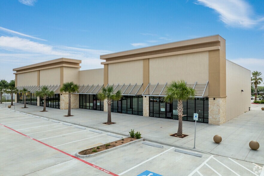 More Photos Of 3300 Bayport Blvd, Seabrook Storefront For Lease