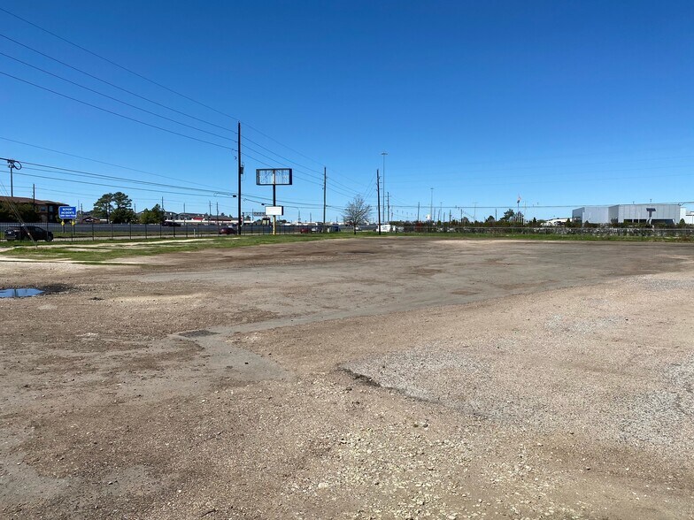 More Photos Of 24030 Tomball Pky, Tomball Distribution For Lease