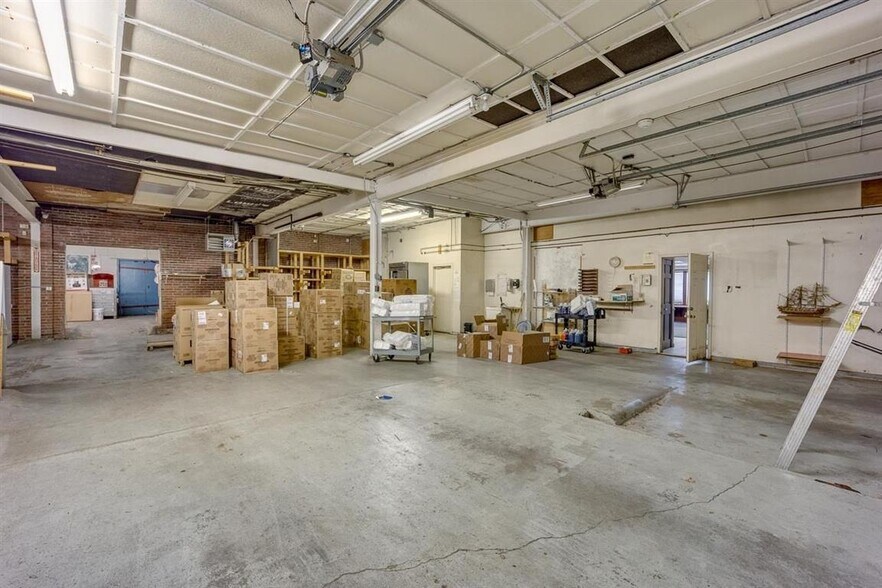 More Photos Of 2014 S Calhoun St, Fort Wayne Manufacturing For Lease