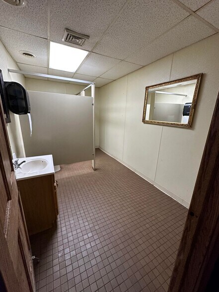 More Photos Of 4414 Bailey Ave, Buffalo Restaurant For Sale