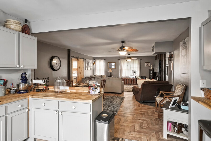 More Photos Of 165 Madison Ave, Albany Storefront Retail Residential For Sale