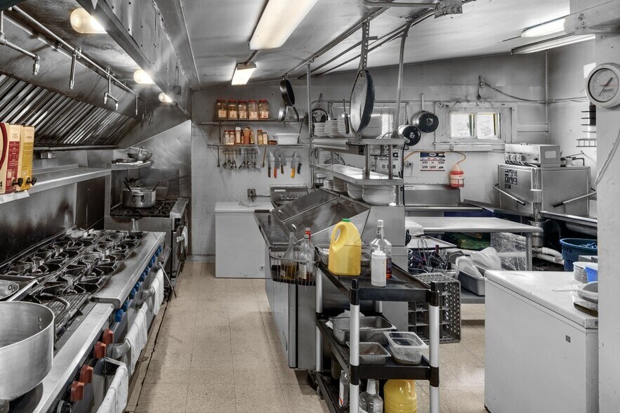 More Photos Of 1994, Jamison Freestanding For Sale