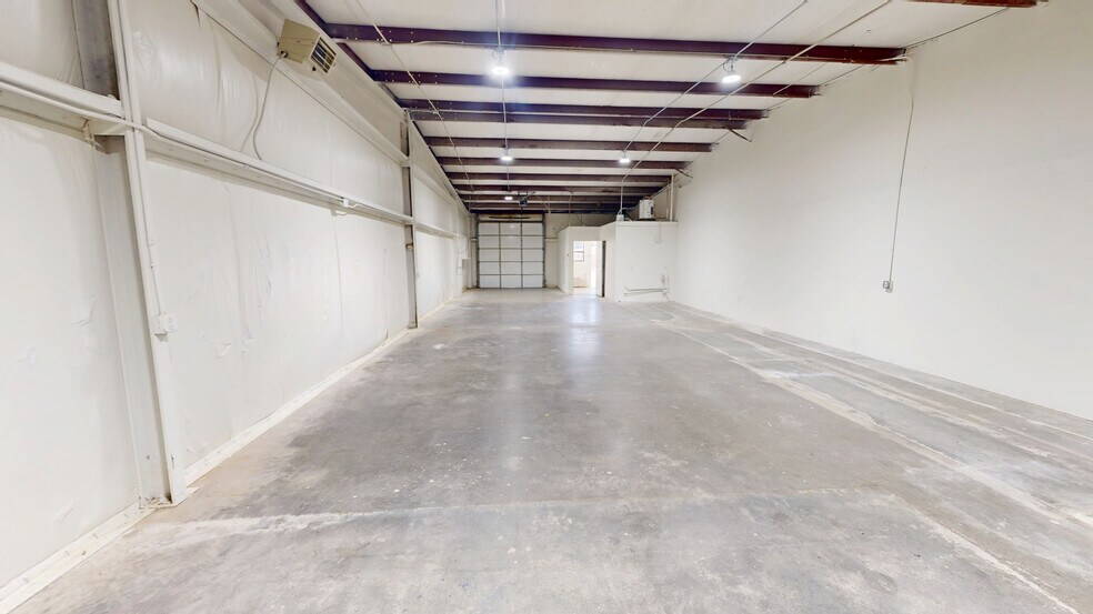 More Photos Of 1601 Acorn Dr, Rogers Distribution For Lease