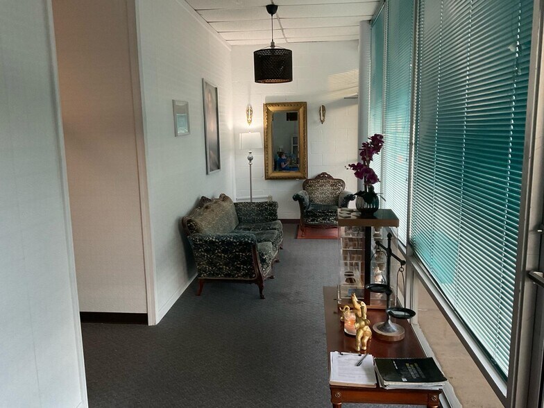 More Photos Of 5716-5760 Stage Rd, Bartlett Unknown For Lease