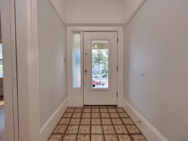 More Photos Of 1901-1903 H St, Sacramento Apartments For Sale