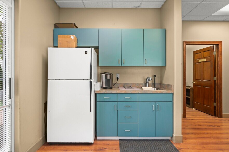 More Photos Of 530 Hammill Ln, Reno Office For Lease