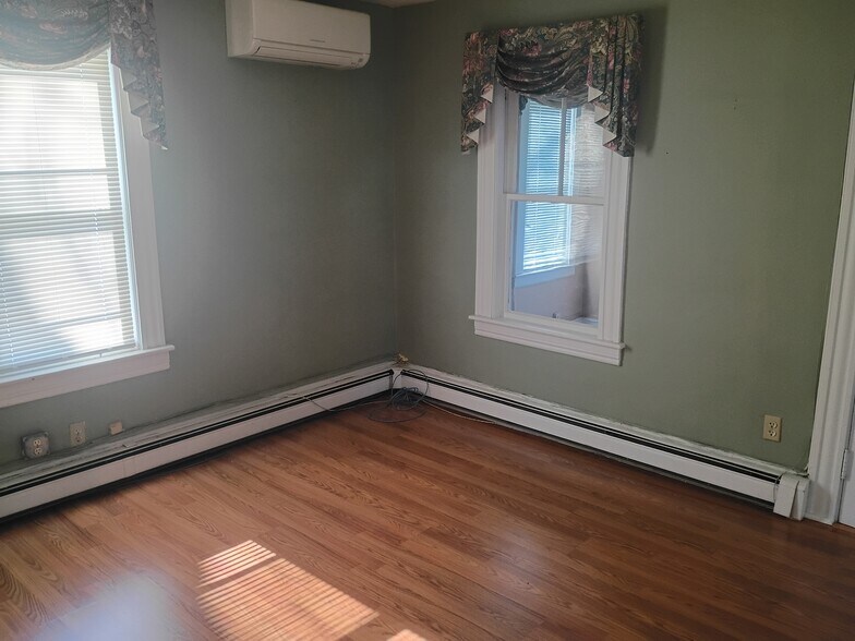 More Photos Of 247 Main St, North Reading Office For Lease