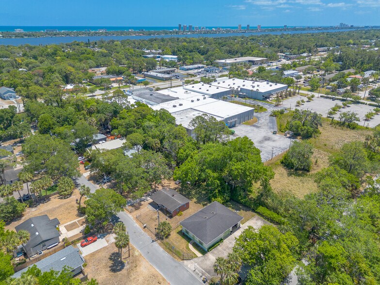 More Photos Of 300 Washington Pl, Ormond Beach Warehouse For Sale