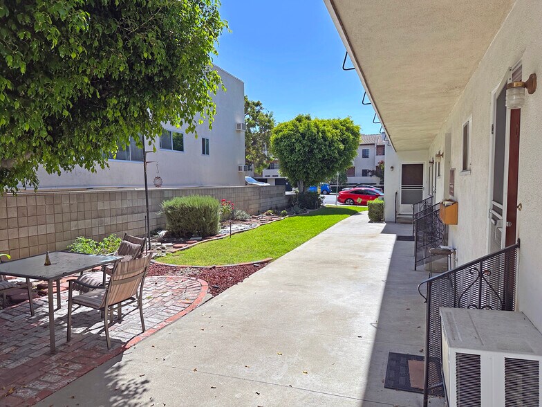 More Photos Of 425 E Magnolia Blvd, Burbank Apartments For Sale