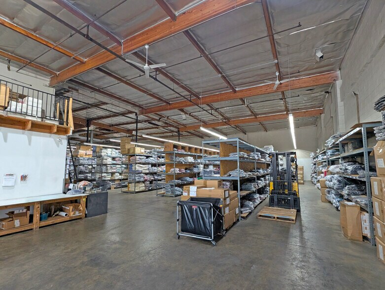 More Photos Of 2829 N San Fernando Rd, Los Angeles Warehouse For Lease
