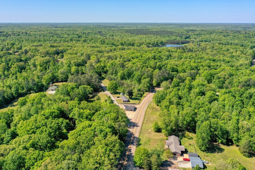 More Photos Of 13700 Hwy 70, Huntingdon Storefront For Sale