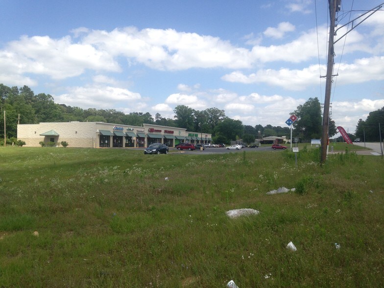 More Photos Of 711 Estes Dr, Longview Freestanding For Lease