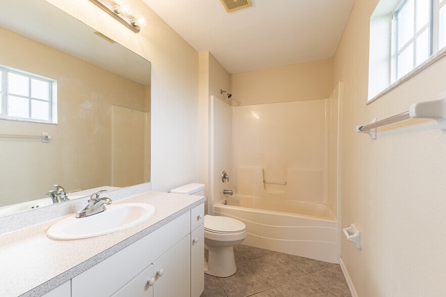 More Photos Of 717 SE 8th St, Cape Coral Apartments For Sale