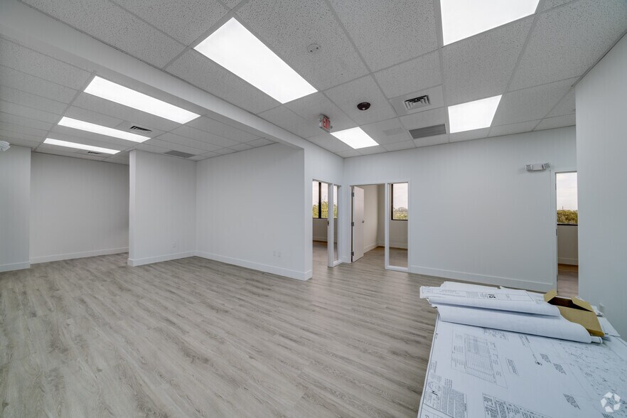 More Photos Of 7925 NW 12th St, Doral Unknown For Lease