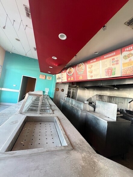 More Photos Of 17800-17812 Bellflower Blvd, Bellflower Restaurant For Lease