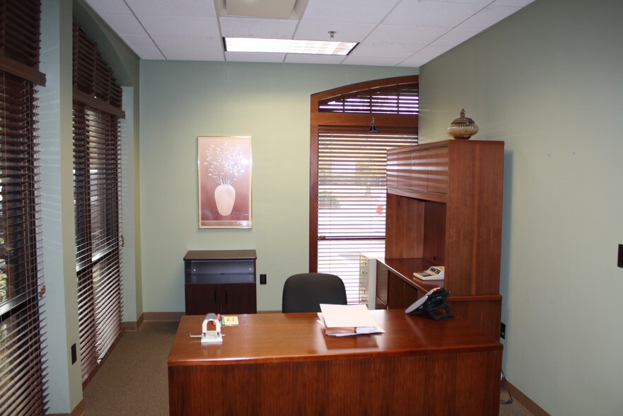 More Photos Of 602 Crescent Pl, Ridgeland Office For Lease